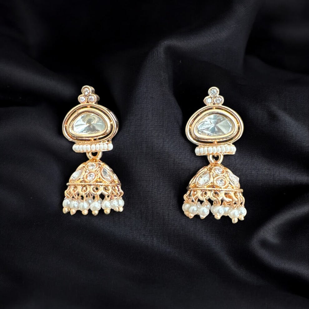 Stylish Tyaani Kundan Necklace Set in Gold Finish