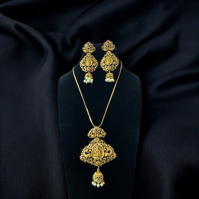 Traditional Laxmiji Pendant Set in Antique Finish